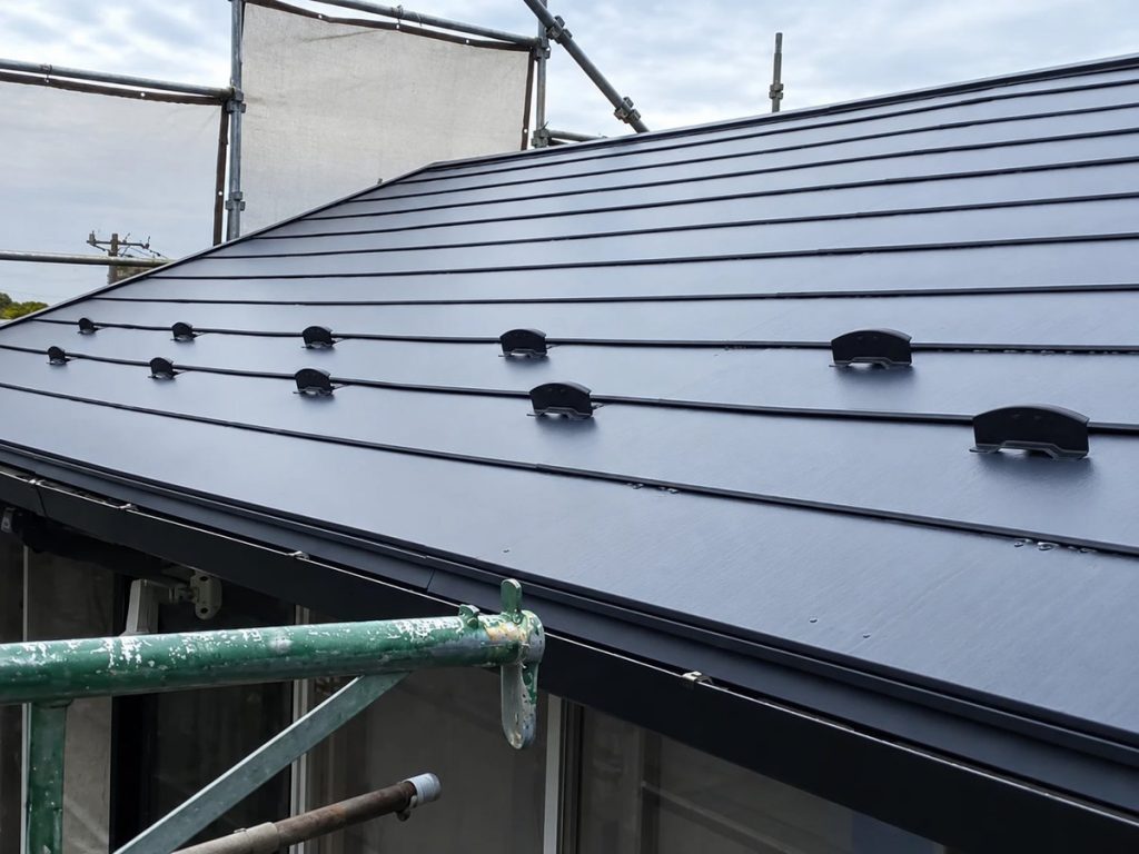 屋根板金工事の施工写真